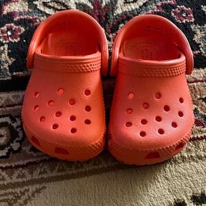 Walker CROCS c4 toddler shoe